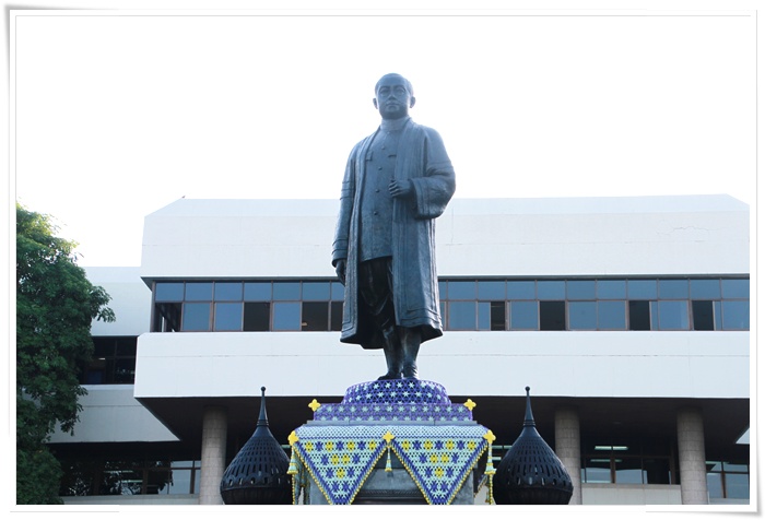 ﻿กรมบังคับคดี ร่วมวางพวงมาลาถวายราชสักการะฯ เนื่องในวันมหาธีรราชเจ้า 
